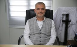 Depremde anne ve babalarını kaybeden kardeşler, depremzedelere sağlık hizmeti veriyor