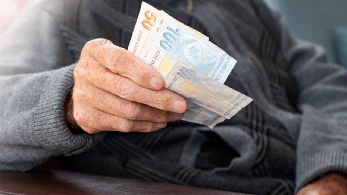 Emeklinin gözü banka promosyonlarına çevrildi: Mart ayı mı beklenmeli? İşte bankaların verdiği tutarlar!