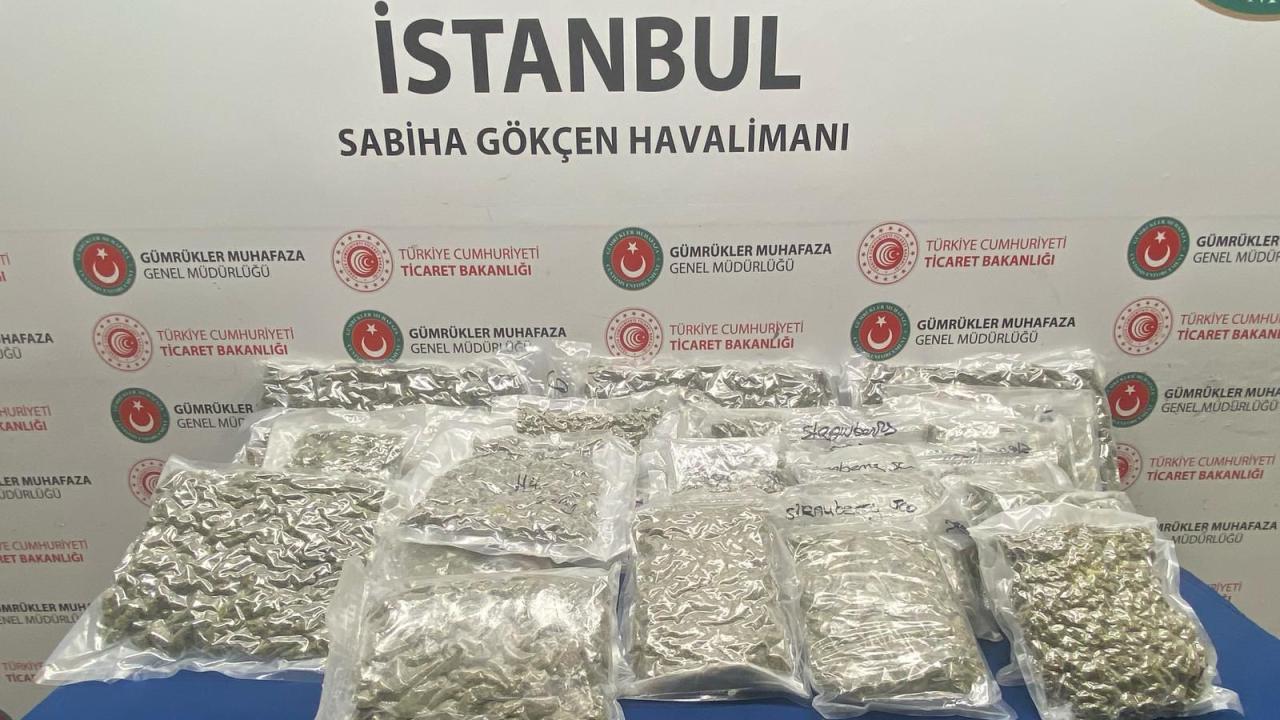 Gümrük muhafaza ekipleri zehir tacirlerine geçit vermedi